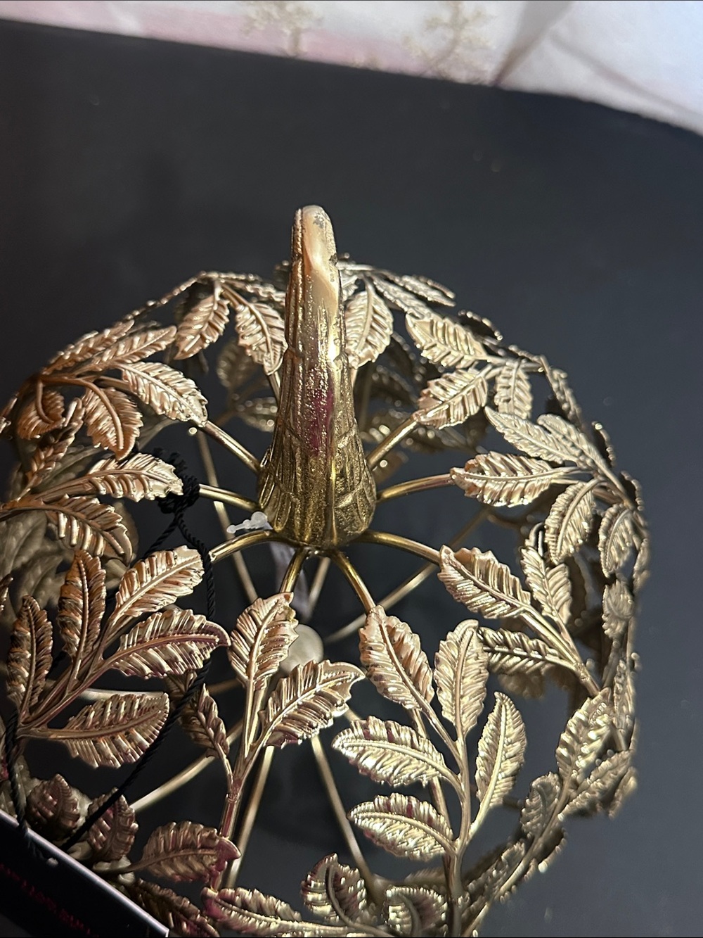 Christian Siriano gold pumpkin decor - Picture 3 of 4